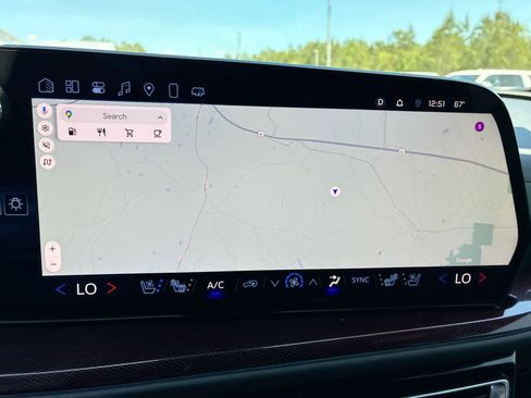 Used 2025 Chevrolet Traverse RS image 14