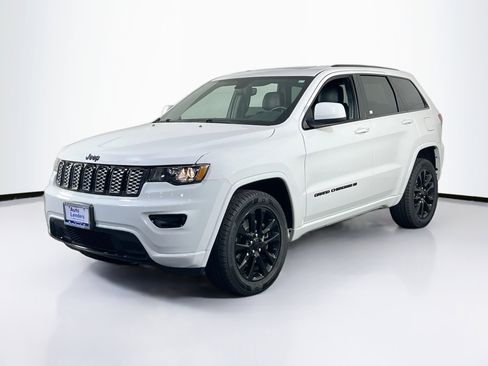 Used 2022 Jeep Grand Cherokee Laredo X image 1