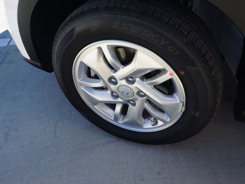 New 2026 Hyundai Venue SE image 10