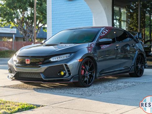 Used 2019 Honda Civic Type R image 3