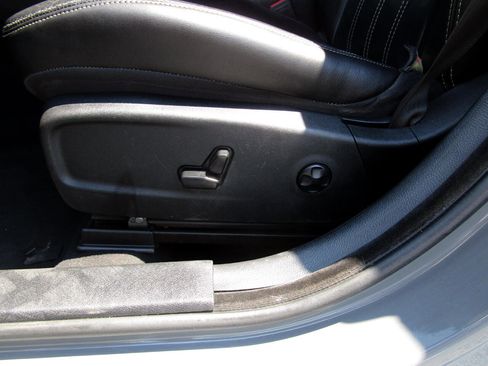 Used 2019 Chrysler 300 S image 20