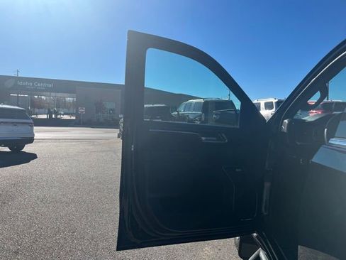 Used 2024 GMC Sierra 1500 SLT image 27