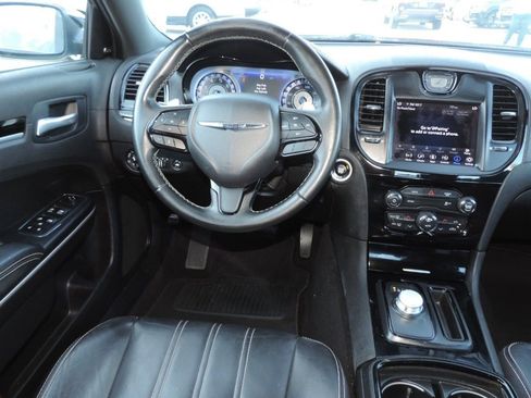 Used 2019 Chrysler 300 S AWD/4WD image 19