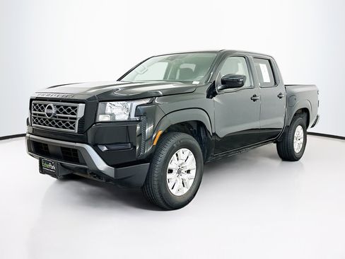 Used 2023 Nissan Frontier SV image 3