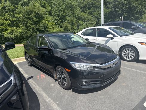 Used 2018 Honda Civic EX-T image 5