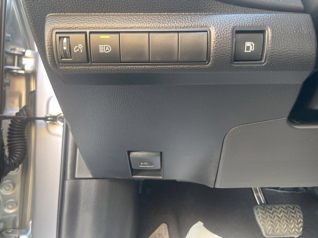 Used 2025 Toyota Corolla LE FWD image 19