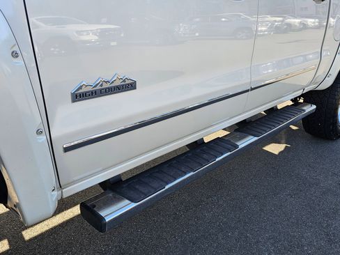 Used 2015 Chevrolet Silverado 1500 High Country w/ High Country Premium Package AWD/4WD image 12