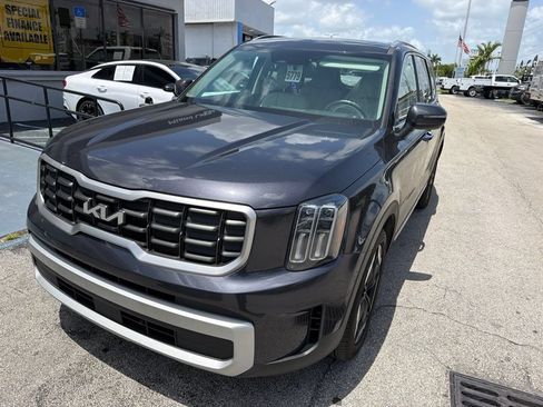 Used 2025 Kia Telluride S FWD image 2