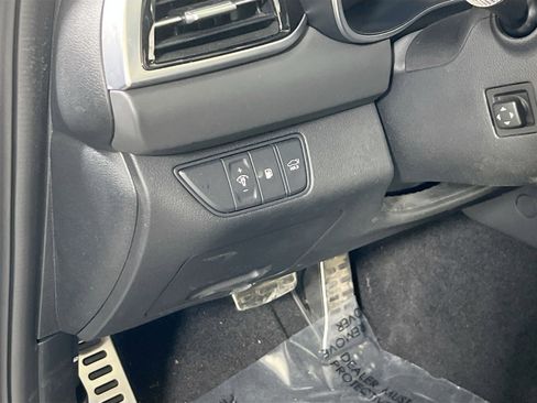 Used 2025 Genesis G70 3.3T Advanced w/ Sport Prestige Package image 10