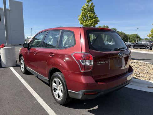 Used 2015 Subaru Forester 2.5i AWD/4WD image 7