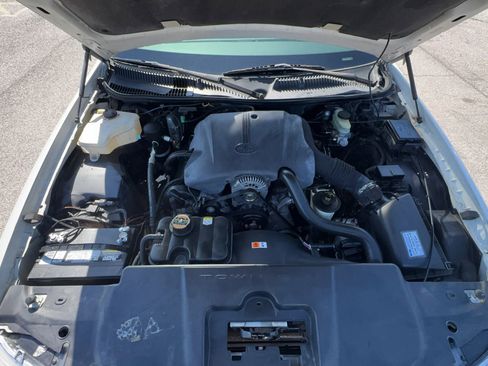 Used 2001 Lincoln Town Car Cartier RWD image 17