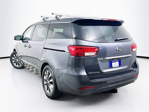 Used 2017 Kia Sedona SX image 6