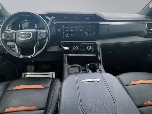 Used 2024 GMC Sierra 2500 AT4 w/ AT4 Premium Plus Package AWD/4WD image 9
