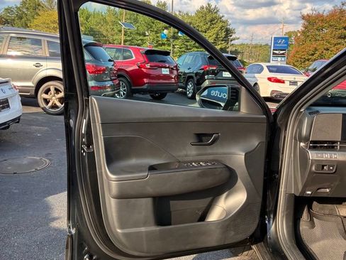 Used 2024 Hyundai Kona SEL FWD image 28