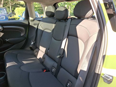 Used 2024 MINI Cooper S FWD image 8