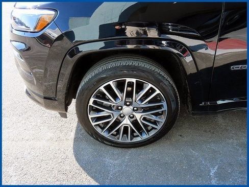 Used 2022 Jeep Compass Limited w/ Elite Group image 4