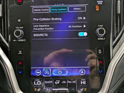 Used 2021 Subaru Legacy Premium image 7