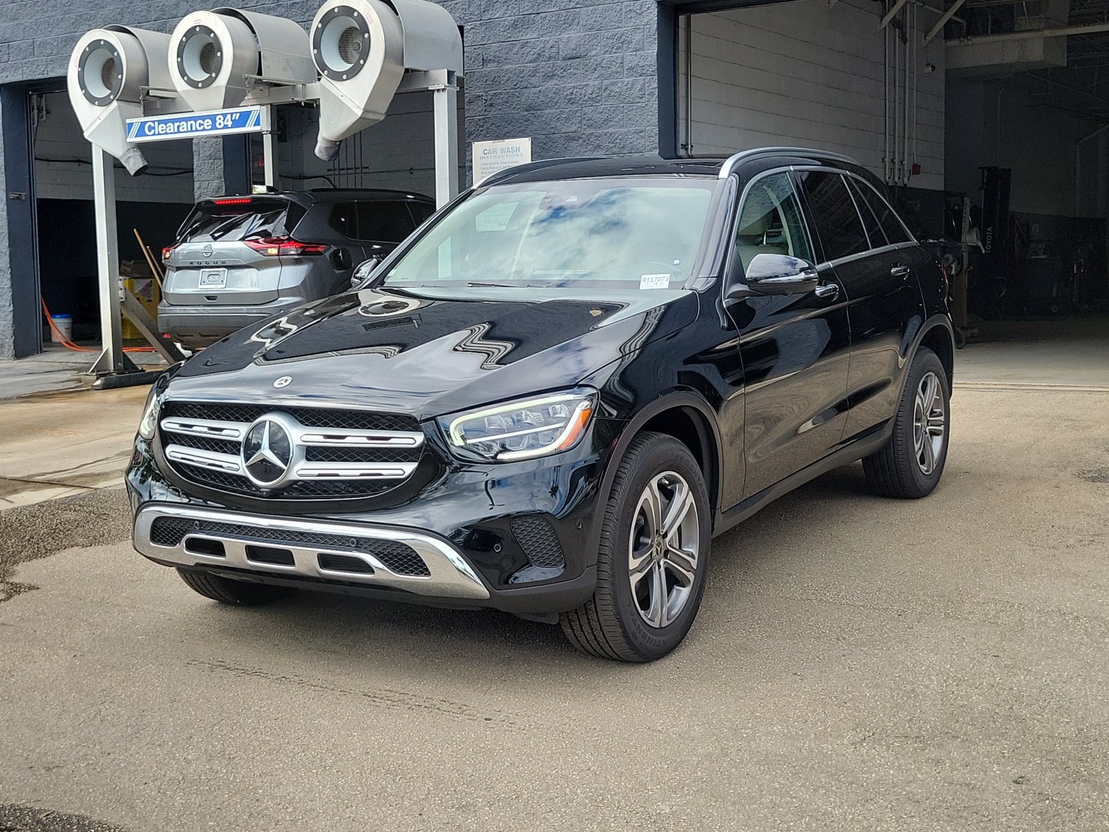 Used 2022 Mercedes-Benz GLC 300 4MATIC w/ Premium Package Lite image 31