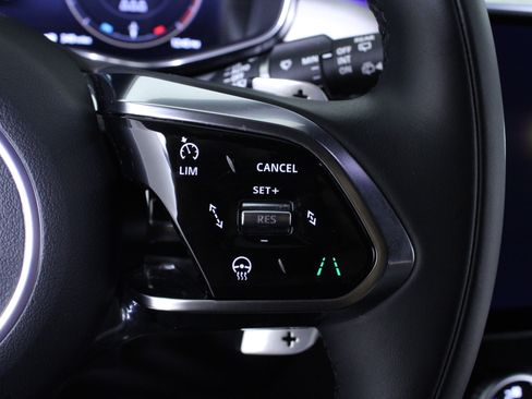 Used 2026 Jaguar F-PACE R-Dynamic S image 23