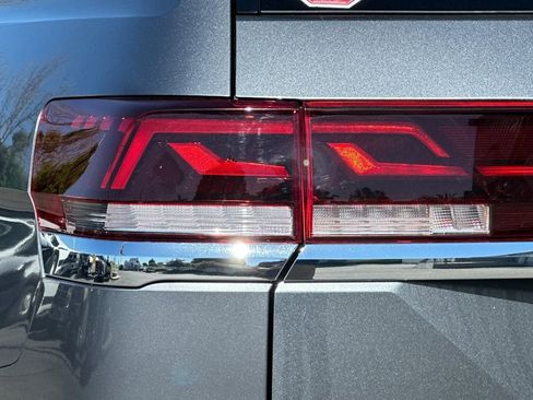 Used 2025 Volkswagen Atlas SEL Premium R-Line AWD/4WD image 27