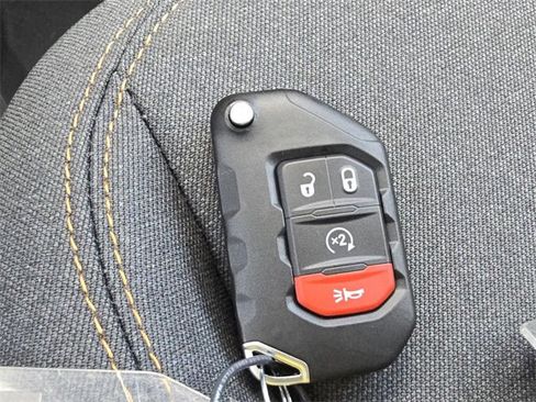 New 2025 Jeep Gladiator Willys image 13