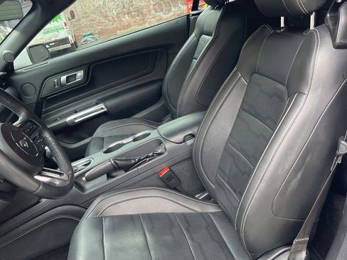 Used 2018 Ford Mustang GT Premium w/ Equipment Group 401A RWD image 9