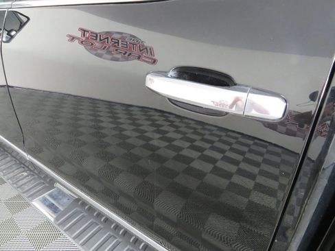 Used 2018 Chevrolet Silverado 2500 High Country image 25