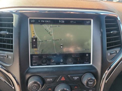 Used 2018 Jeep Grand Cherokee Summit image 16