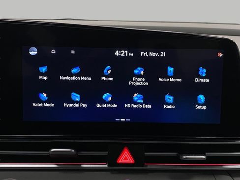 Certified 2025 Hyundai Elantra SEL image 22