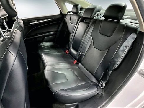 Used 2019 Ford Fusion Titanium image 22