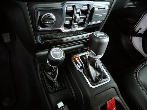 Used 2022 Jeep Wrangler Unlimited Sahara w/ Cold Weather Group image 20