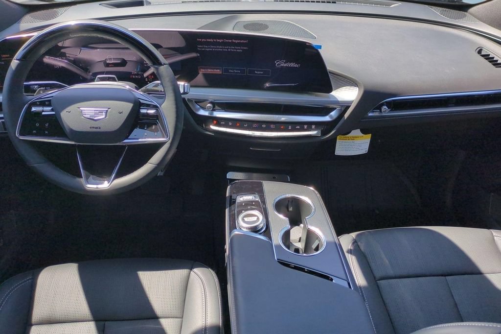 Used 2026 Cadillac Lyriq Sport AWD/4WD image 13