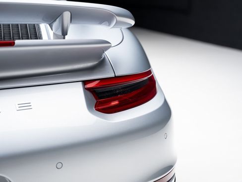 Used 2017 Porsche 911 Turbo image 32