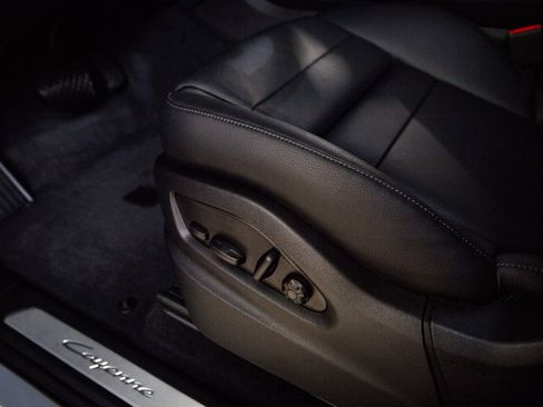 Certified 2026 Porsche Cayenne image 14