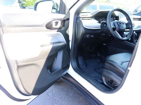 Used 2024 Jeep Compass Limited AWD/4WD image 10