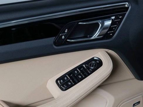 New 2025 Porsche Macan AWD/4WD image 25