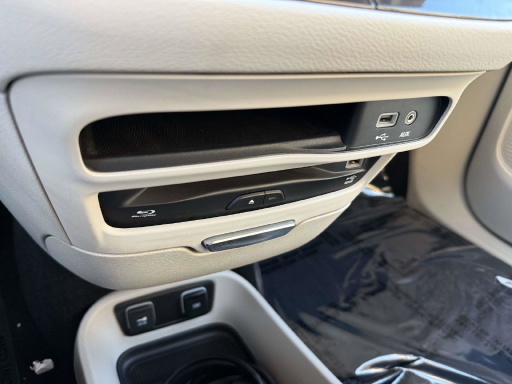 Used 2018 Chrysler Pacifica Touring-L Plus w/ Tire & Wheel Group FWD image 29