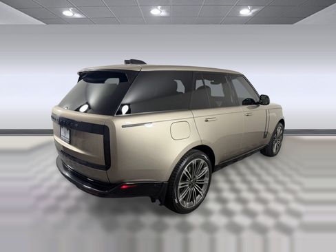 Used 2024 Land Rover Range Rover SE AWD/4WD image 9