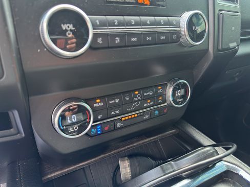 Used 2019 Ford Expedition Max Limited w/ Driver Assistance Package AWD/4WD image 32