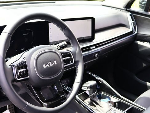 Used 2024 Kia Sorento SX image 27