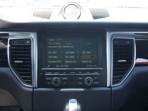 Used 2015 Porsche Macan S AWD/4WD image 34