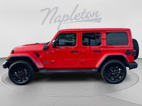 Used 2025 Jeep Wrangler Unlimited Sahara w/ Safety Group AWD/4WD image 2