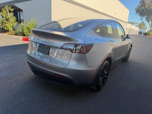 Used 2024 Tesla Model Y Long Range image 3
