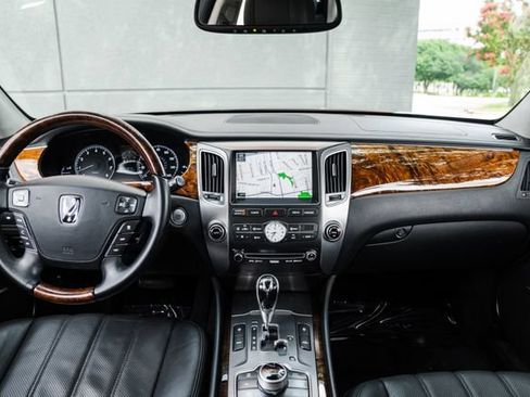 Used 2012 Hyundai Equus Signature RWD image 7
