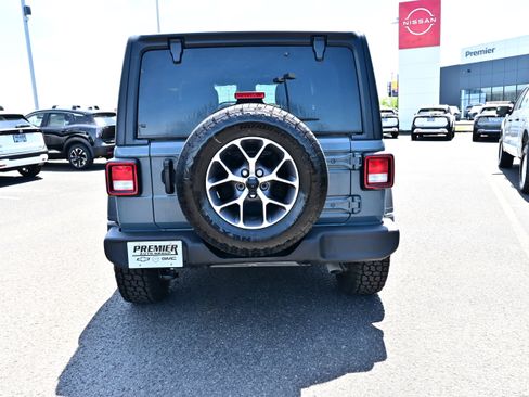 Used 2024 Jeep Wrangler Unlimited Sport AWD/4WD image 7