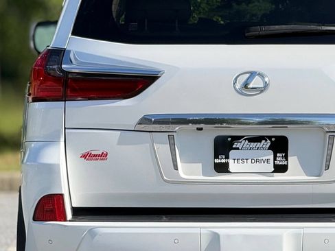 Used 2018 Lexus LX 570 4WD w/ Luxury Package image 16