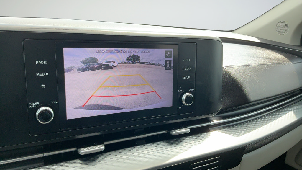 Used 2022 Kia Carnival LX FWD image 12