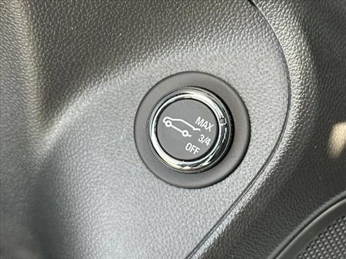 Certified 2024 Buick Encore GX Preferred w/ Comfort Package FWD image 18
