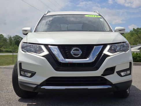 Used 2018 Nissan Rogue SV FWD image 13
