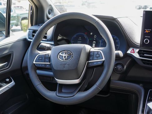 New 2026 Toyota Sienna XLE Woodland Edition AWD/4WD image 35